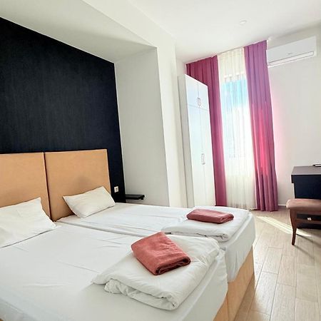 Star Hotel คูทายสิ ภายนอก รูปภาพ